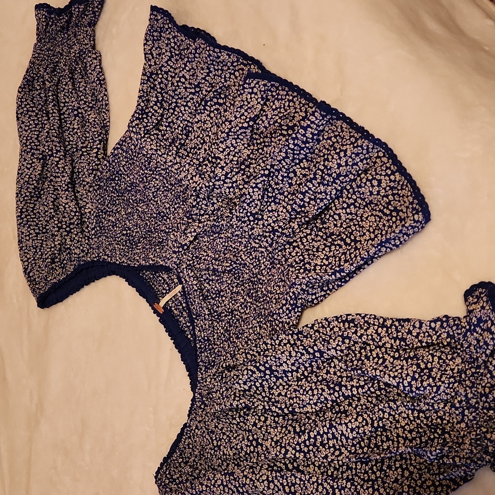 Free People Cropped Navy Floral Blouse Womans Size Medium - Picture 12 of 12